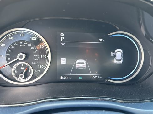 Used 2025 Genesis GV70 3.5T Sport AWD/4WD image 22