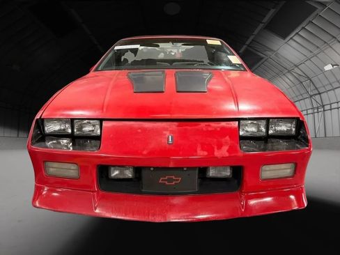 Used 1991 Chevrolet Camaro Z28 RWD image 3