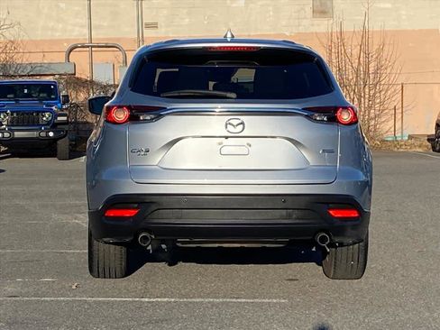 Used 2018 MAZDA CX-9 Touring w/ Touring Premium Package image 4