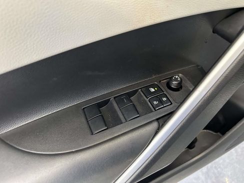 Used 2026 Toyota Corolla Cross L FWD image 16