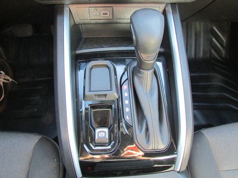 Used 2024 Chevrolet Colorado W/T w/ Safety Package RWD image 23