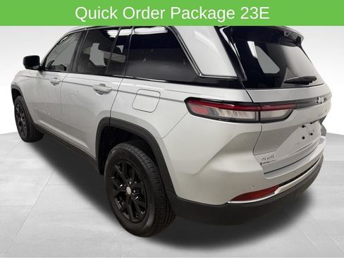 Used 2025 Jeep Grand Cherokee Limited w/ Luxury Tech Group II AWD/4WD image 6