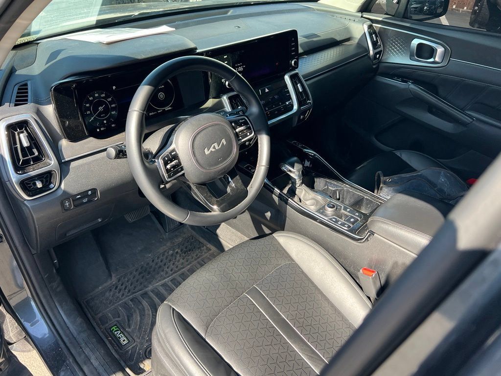 Certified 2023 Kia Sorento SX AWD/4WD image 12