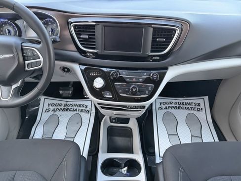 Used 2023 Chrysler Voyager LX image 16