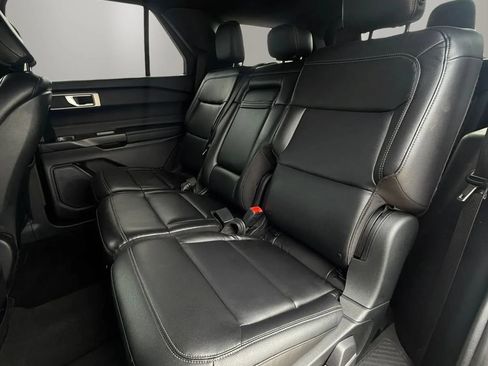 Used 2020 Ford Explorer XLT w/ Equipment Group 202A AWD/4WD image 11