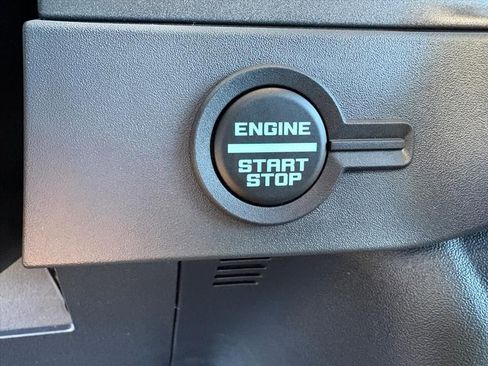 New 2025 Ford Bronco Badlands image 12