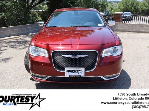 Used 2020 Chrysler 300 Limited RWD image 2