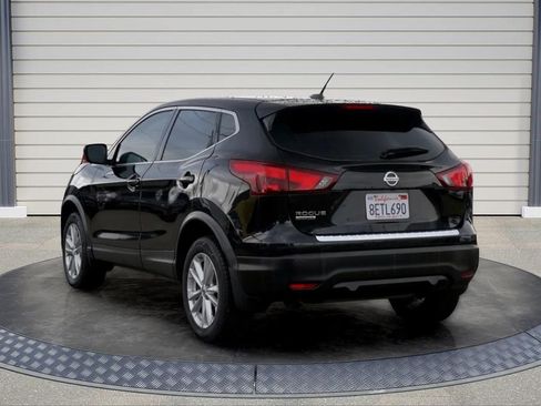 Used 2018 Nissan Rogue Sport S w/ S Appearance Package image 5