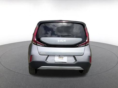 Used 2025 Kia Soul LX w/ LX Technology Package FWD image 11
