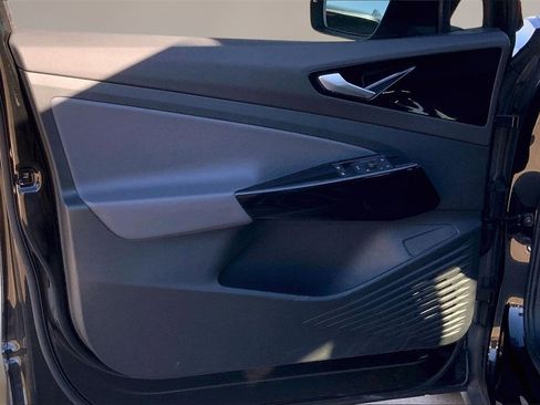 Used 2022 Volkswagen ID.4 Pro image 22