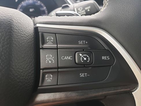 Used 2024 Jeep Grand Cherokee L Limited w/ Luxury Tech Group II AWD/4WD image 22