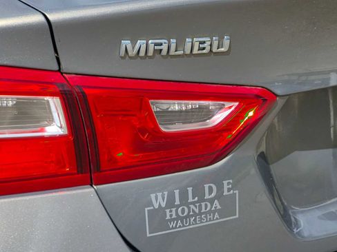 Used 2018 Chevrolet Malibu LT FWD image 9