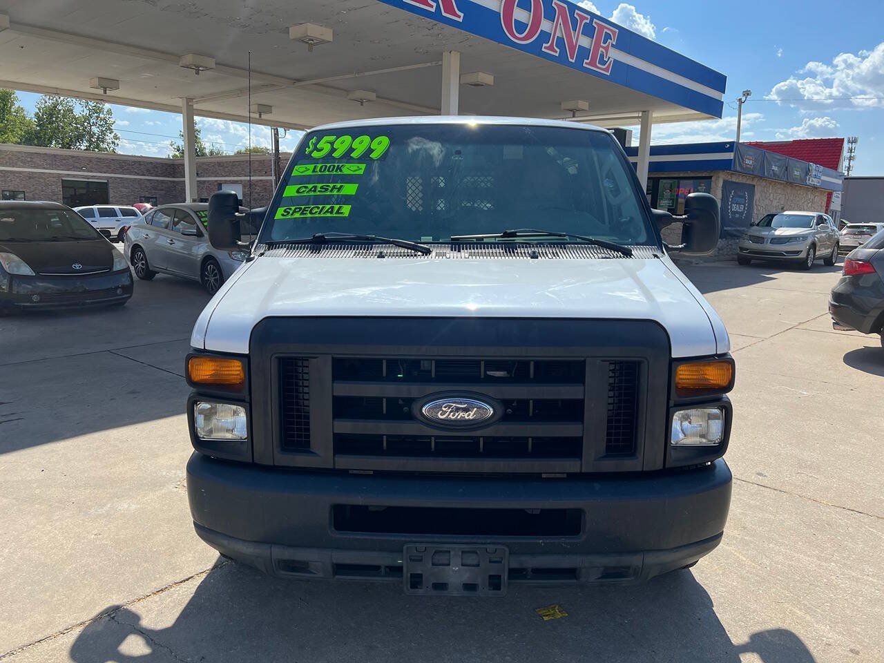 Used 2010 Ford E-150 and Econoline 150 RWD image 2