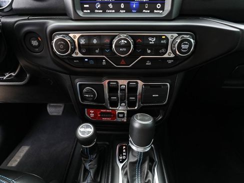 Used 2023 Jeep Wrangler Unlimited Rubicon 4xe w/ Cold Weather Group AWD/4WD image 20