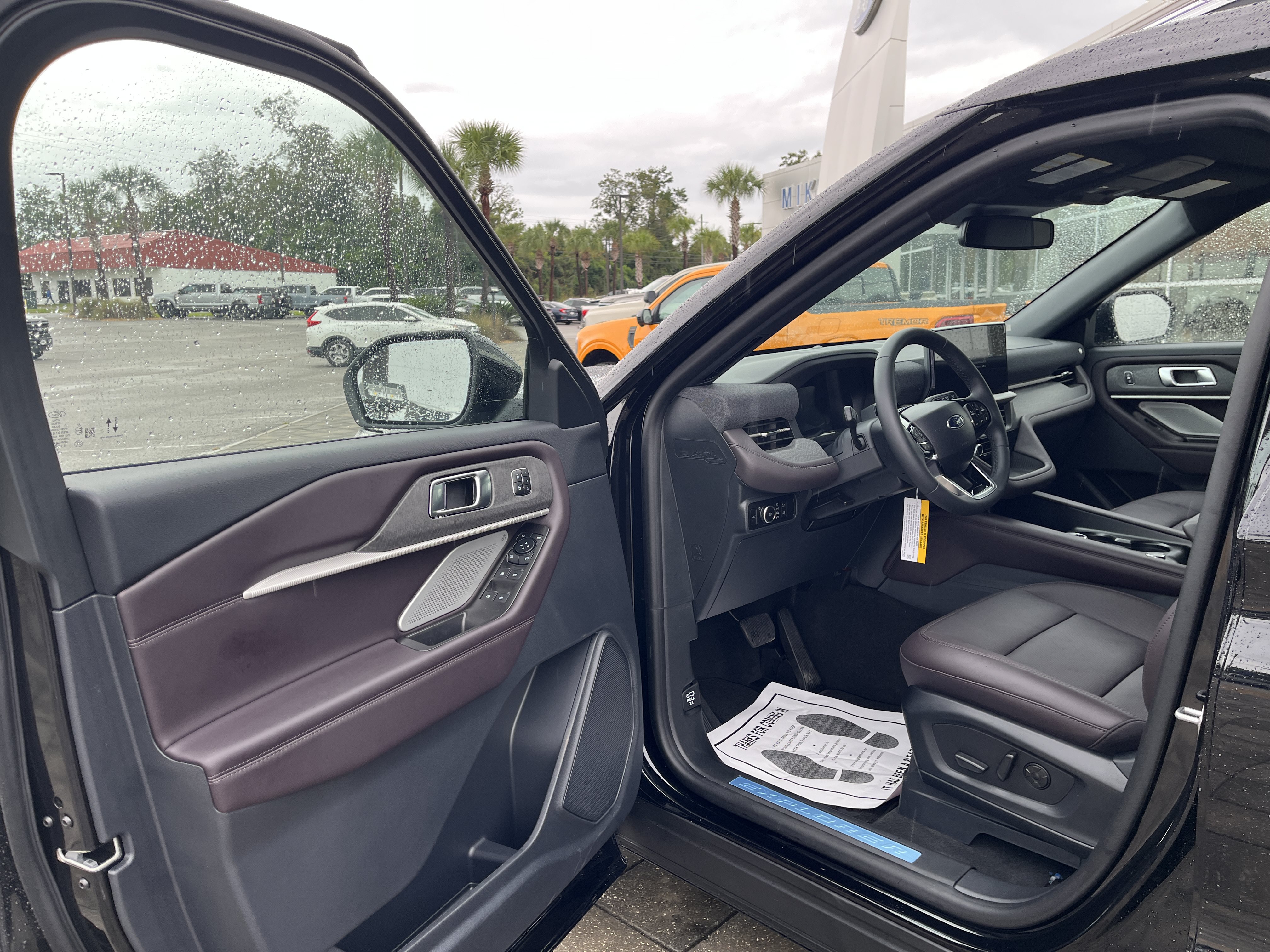 New 2027 Ford Explorer Platinum RWD image 10