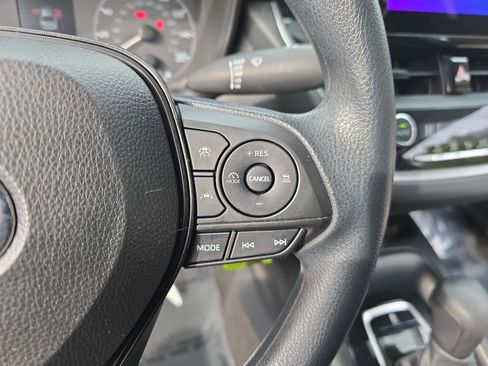 Used 2023 Toyota Corolla LE image 17