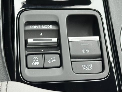 Used 2024 Honda Pilot Elite image 31