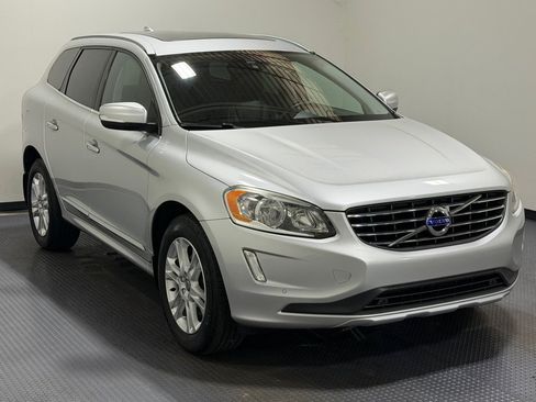 Used 2016 Volvo XC60 T5 Premier w/ Proximity Package AWD/4WD image 4
