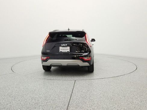 Used 2023 Kia Niro FWD image 6