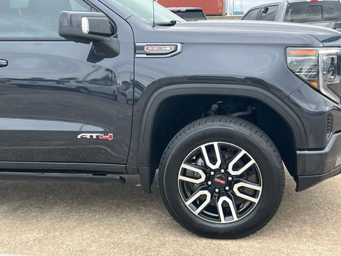 Used 2024 GMC Sierra 1500 AT4 w/ AT4 Preferred Package AWD/4WD image 7