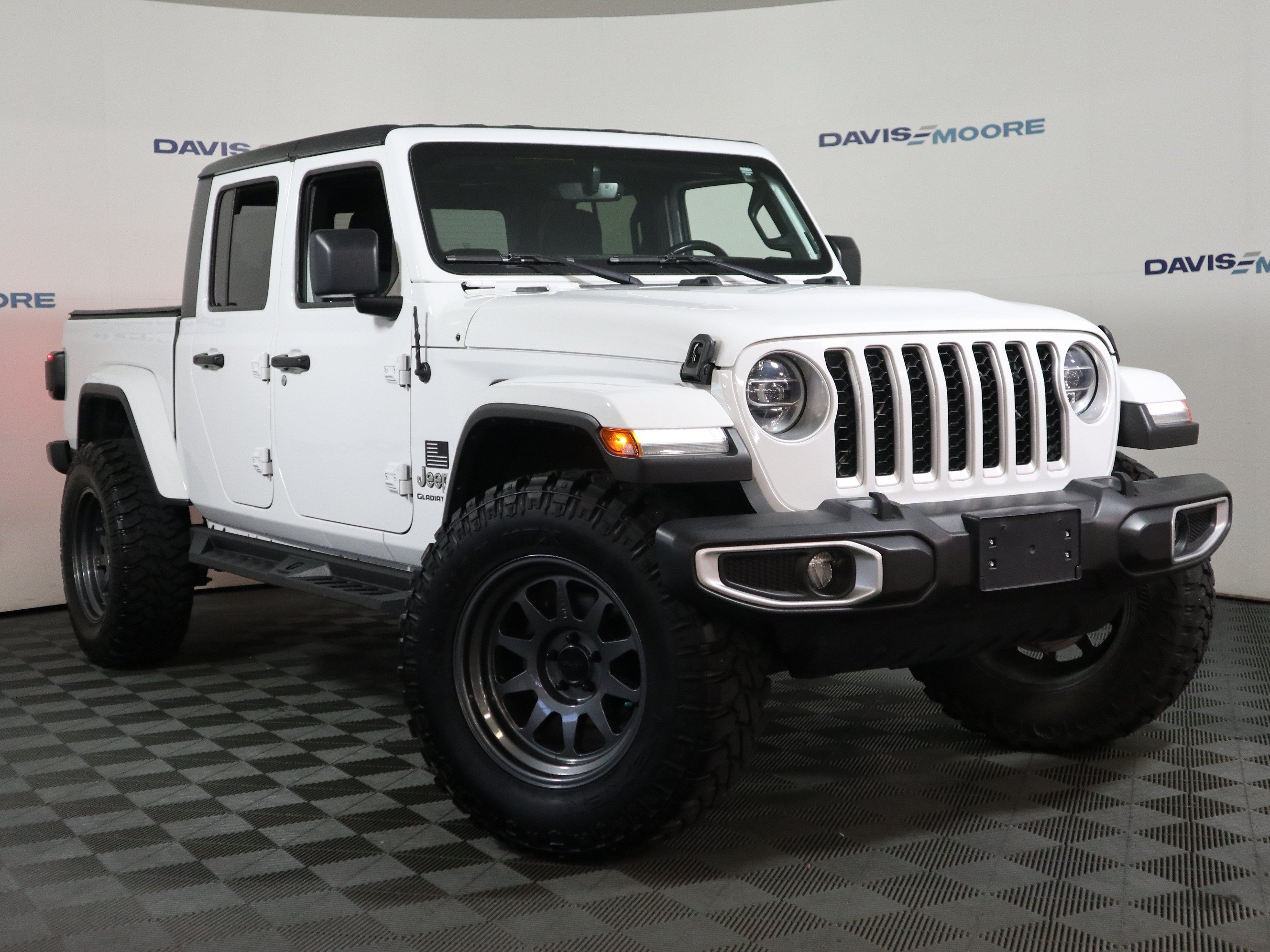 Used 2021 Jeep Gladiator Overland AWD/4WD image 2