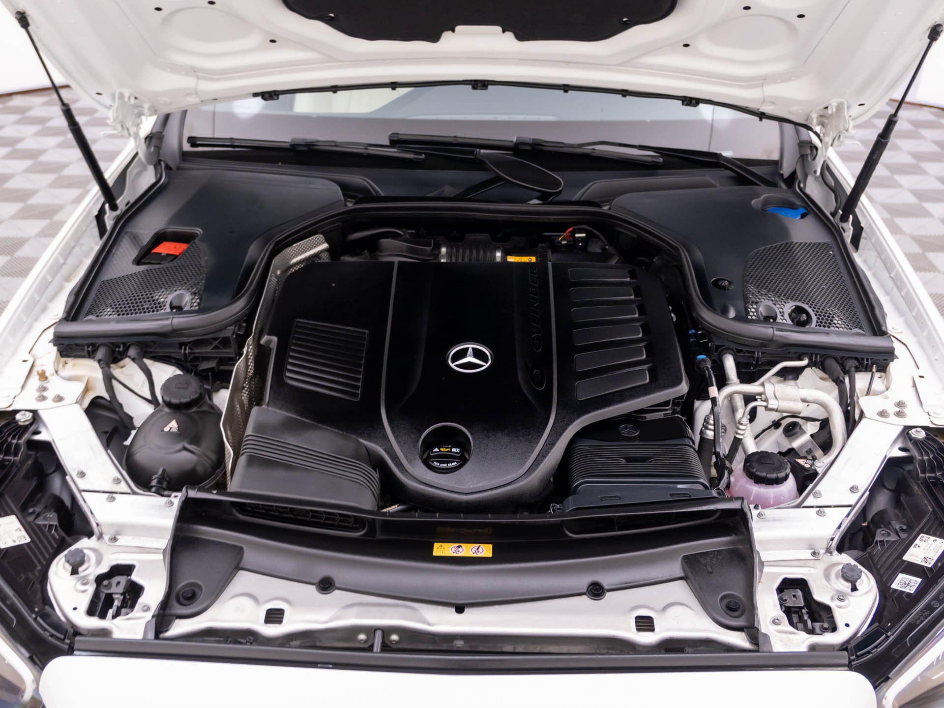 Certified 2022 Mercedes-Benz E 450 4MATIC Sedan image 31