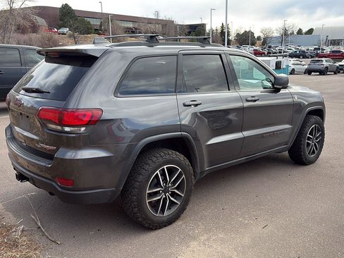 Used 2019 Jeep Grand Cherokee Trailhawk w/ Trailhawk Luxury Group image 4