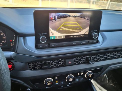 Used 2023 Honda Accord LX image 17