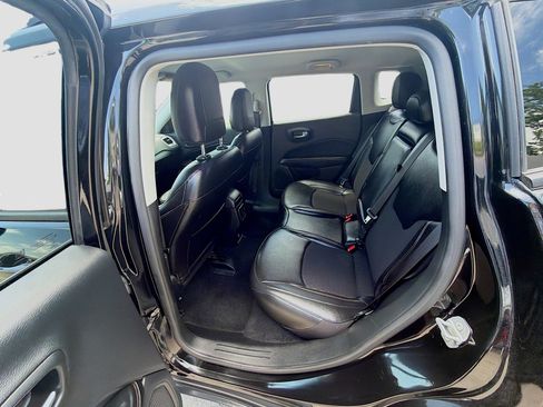Used 2020 Jeep Compass Latitude FWD image 23