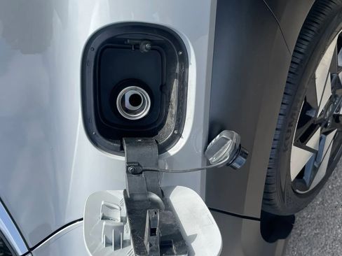 Used 2024 Hyundai Kona Limited FWD image 47