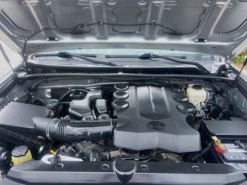 Used 2014 Toyota 4Runner SR5 image 36