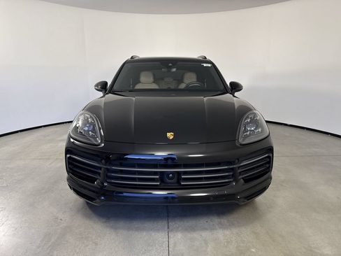 Certified 2023 Porsche Cayenne S Platinum w/ Premium Package Plus AWD/4WD image 10
