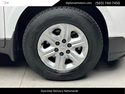 Used 2017 Chevrolet Traverse LS image 41