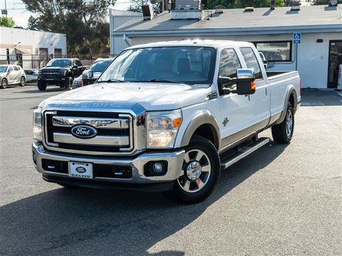 Used 2011 Ford F250 Lariat w/ Lariat Interior Pkg RWD image 1