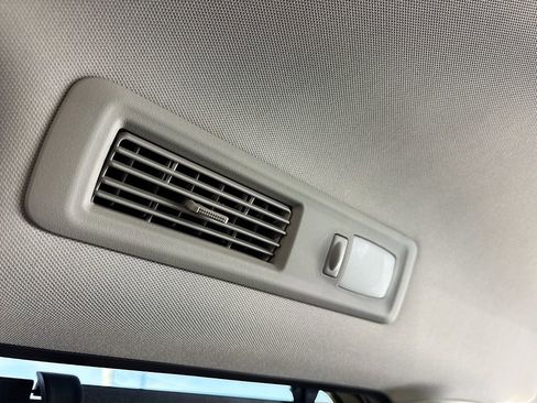 Used 2025 Nissan Pathfinder SL w/ Lighting Package (N92) image 34