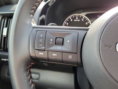 Used 2025 Nissan Pathfinder Rock Creek AWD/4WD image 21