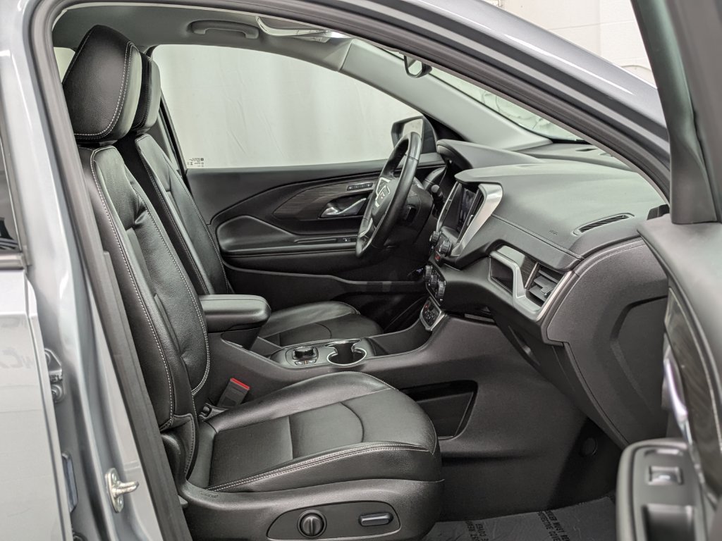 Used 2024 GMC Terrain SLT AWD/4WD image 29