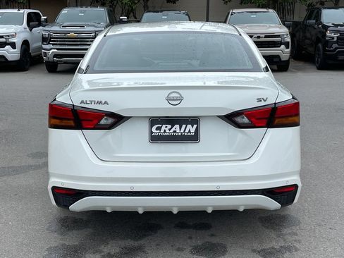 Used 2024 Nissan Altima 2.5 SV FWD image 6