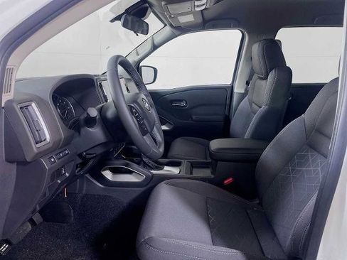 Certified 2025 Nissan Frontier SV w/ SV Convenience Package image 19