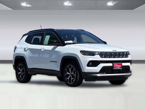 Used 2025 Jeep Compass Limited AWD/4WD image 7