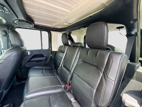 Used 2023 Jeep Wrangler Unlimited Sahara AWD/4WD image 27
