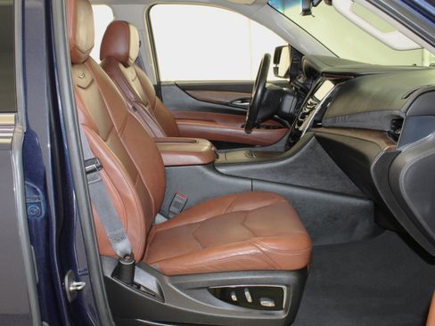 Used 2018 Cadillac Escalade Luxury image 51