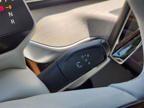 New 2025 Volkswagen ID. Buzz 1st Edition image 13