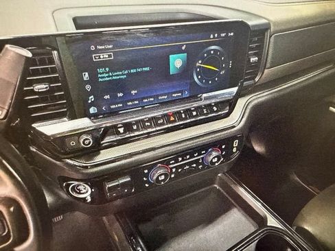 Used 2024 Chevrolet Silverado 2500 ZR2 w/ Technology Package AWD/4WD image 16