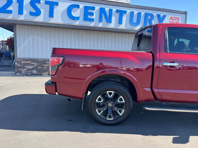 Used 2021 Nissan Titan 4x4 Crew Cab image 11