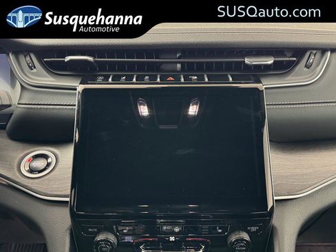 New 2025 Jeep Grand Cherokee Limited image 28