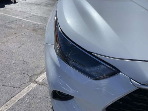 Used 2023 Toyota Highlander XLE image 13