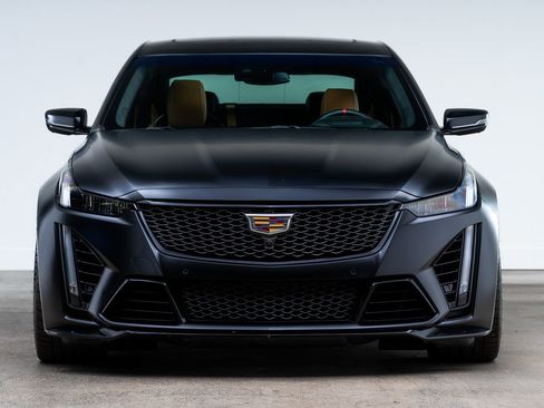 Used 2022 Cadillac CT5 V Blackwing RWD image 2
