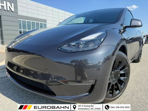 Used 2024 Tesla Model Y Long Range AWD/4WD image 1