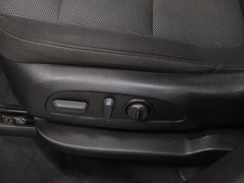 Used 2023 Chevrolet Traverse LT FWD image 23